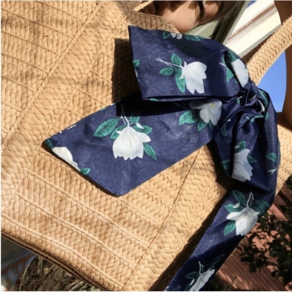 Draper James Straw Bag with Floral Scarf, Woven Top-Handle Tote & Snap Closure - Picture 4 of 12